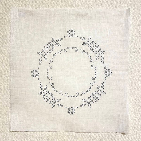 Piirretty liina 30 x 30 cm, ristipisto art 0140